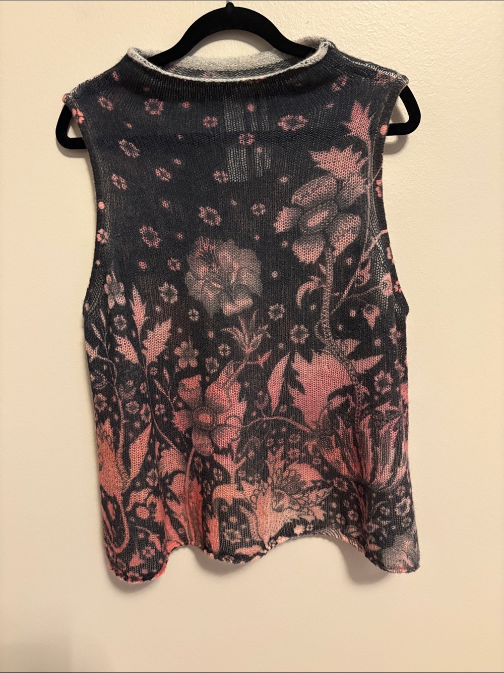 Anthropologie Cashmere Sleeveless Floral Knit Tank in Charcoal and Pink